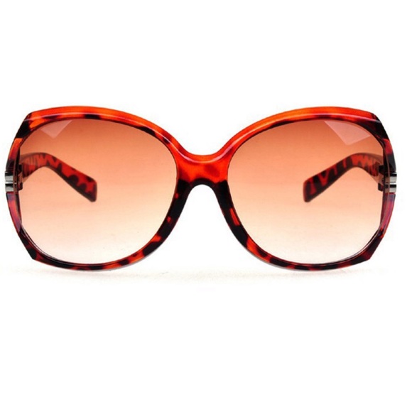 Big Frame Leopard Print Sunglasses - Picture 2 of 4